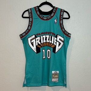 Mitchell & Ness Vancouver Grizzlies Bibby #10 Jersey - Size Small